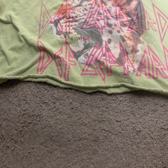 Def Leopard crop - Picture 3 of 3